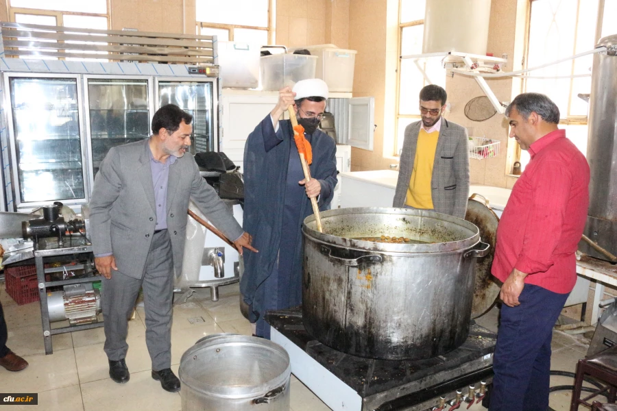 پویش اطعام حسنی طبخ و توزیع شش هزار پرس غذای گرم در ماه مبارک رمضان میان مناطق محروم حاشیه شهر بجنورد توسط دانشگاه فرهنگیان خراسان شمالی 12