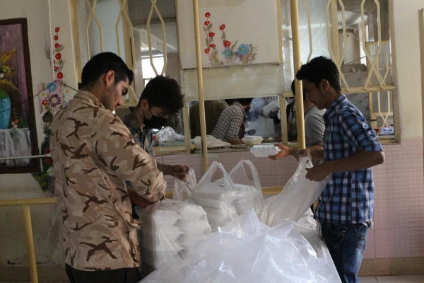 پویش اطعام حسنی طبخ و توزیع شش هزار پرس غذای گرم در ماه مبارک رمضان میان مناطق محروم حاشیه شهر بجنورد توسط دانشگاه فرهنگیان خراسان شمالی 16