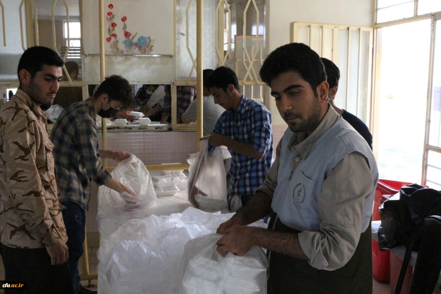 پویش اطعام حسنی طبخ و توزیع شش هزار پرس غذای گرم در ماه مبارک رمضان میان مناطق محروم حاشیه شهر بجنورد توسط دانشگاه فرهنگیان خراسان شمالی 19
