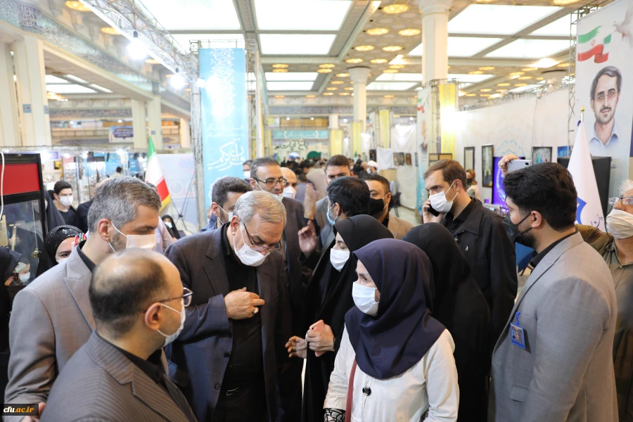 بازدید وزیر بهداشت، درمان و آموزش پزشکی از غرفه دانشگاه فرهنگیان  2