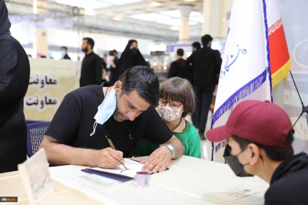 حضور فعال دانشگاه فرهنگیان در بیست و نهمین نمایشگاه بین المللی قرآن کریم
 6