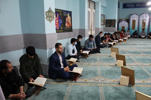 محفل انس با قرآن کریم در پردیس علامه طباطبایی دانشگاه فرهنگیان لرستان برگزارشد 7