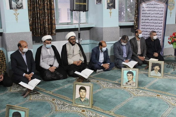 محفل انس با قرآن کریم در پردیس علامه طباطبایی دانشگاه فرهنگیان لرستان برگزارشد 8