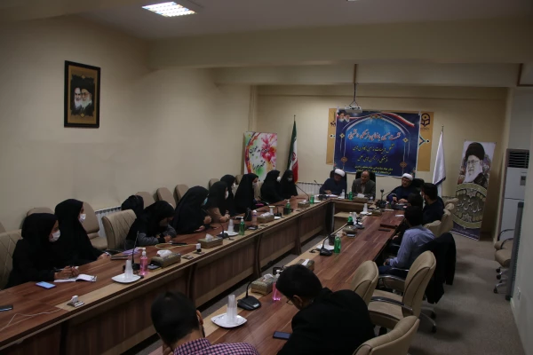 نشست صمیمی فعالین دانشجویی،تشکل ها،هیأت های مذهبی،کانون های فرهنگی و انجمن های علمی دانشگاه فرهنگیان استان اصفهان 3