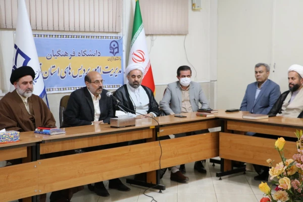 بر نقش بی بدیل دانشگاه ها در تحقق شعار سال و جهاد تبیین تاکید کرد. 2