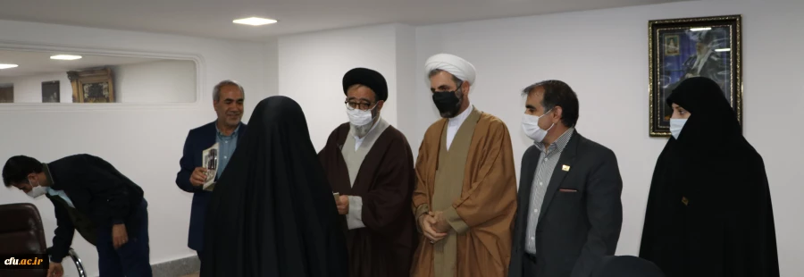 مراسم تجلیل از حافظان ،قاریان وفعالان قرآنی دانشگاه فرهنگیان استان آذربایجان شرقی با حضور نماینده ولی فقیه وامام جمعه محبوب تبریز برگزار شد. 3