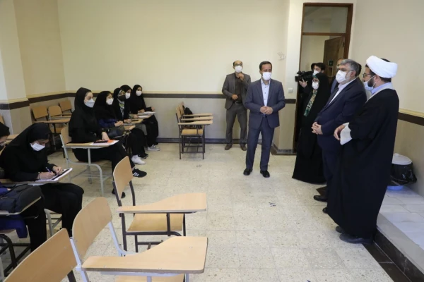 دانشگاه فرهنگیان از نظر تربیت معلمان آینده آموزش و پرورش نقش پراهمیتی دارد. 6