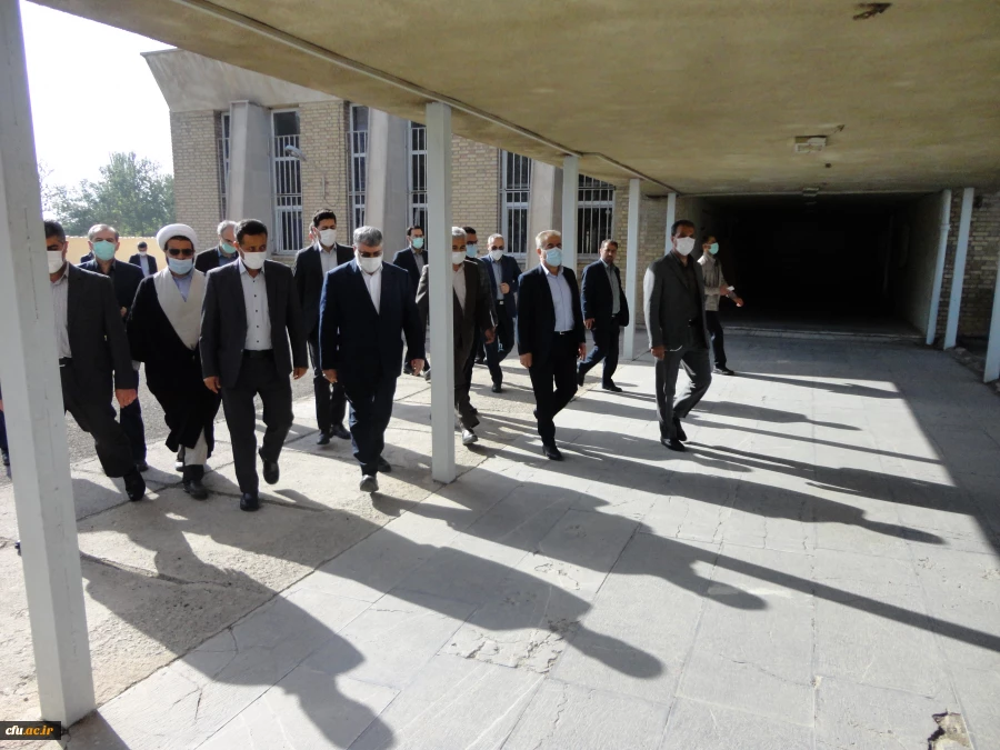 دانشگاه فرهنگیان از نظر تربیت معلمان آینده آموزش و پرورش نقش پراهمیتی دارد. 10