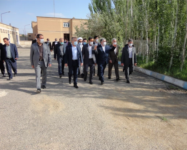 دانشگاه فرهنگیان از نظر تربیت معلمان آینده آموزش و پرورش نقش پراهمیتی دارد. 15