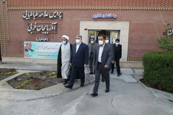 دانشگاه فرهنگیان از نظر تربیت معلمان آینده آموزش و پرورش نقش پراهمیتی دارد. 18