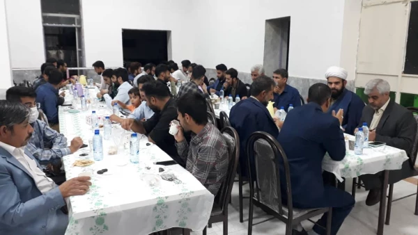 طرح ضیافت شهدا با حضور دانشجو معلمان دانشگاه فرهنگیان سیستان وبلوچستان درجوار مزار شهید خوشنام  7