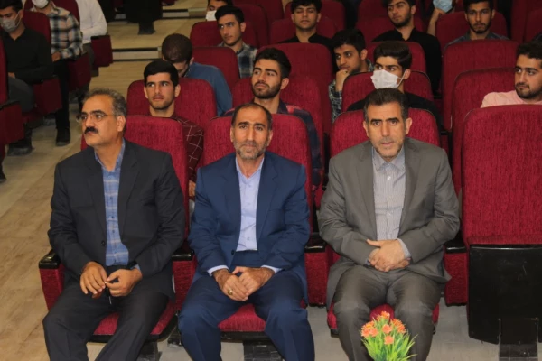 دیدار دانشجویان با مدیرکل آموزش و پرورش استان 3