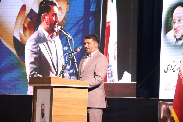 برگزاری آیین بزرگداشت مقام معلم استان یزد با حضور معاون اجرایی رئیس جمهور 4