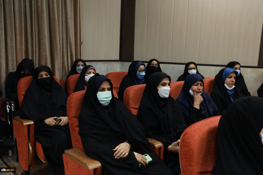 نشست هم اندیشی با استادان، دانشجو معلمان و کارکنان دانشگاه فرهنگیان