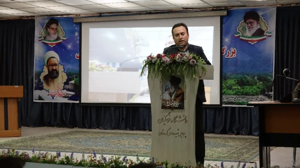 مراسم بزرگداشت دهه سرآمدی آموزش و همایش استانی همگامی نظریه وعمل درتربیت معلم بانگاه تحولی
 10