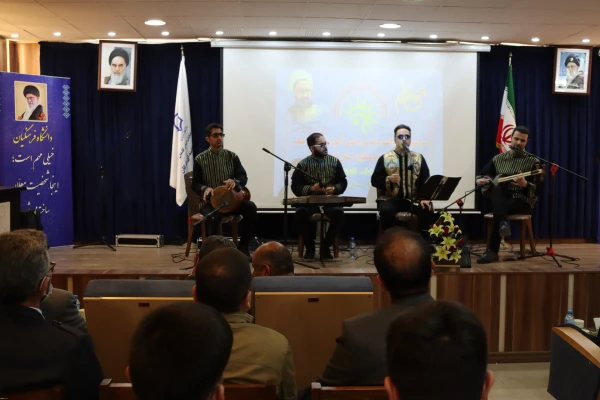 جایگاه معلم، جایگاه مهمی در کشور است، که باید بیشتر مورد توجه قرار گیرد. 5