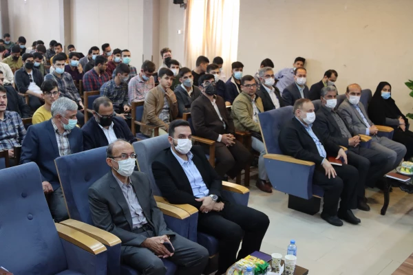 جایگاه معلم، جایگاه مهمی در کشور است، که باید بیشتر مورد توجه قرار گیرد. 14