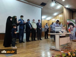 تجلیل از شهدا و مدافعان سلامت در آیین بزرگداشت هفته سلامت 2