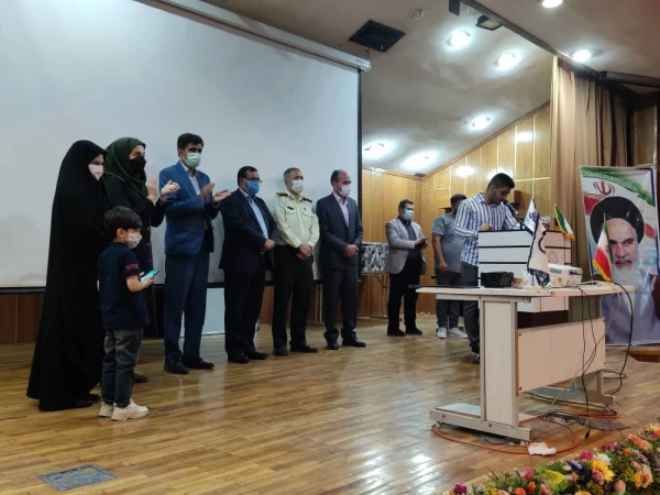 تجلیل از شهدا و مدافعان سلامت در آیین بزرگداشت هفته سلامت 2