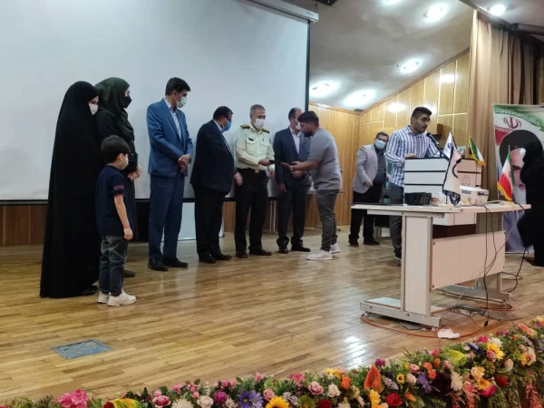 تجلیل از شهدا و مدافعان سلامت در آیین بزرگداشت هفته سلامت 5