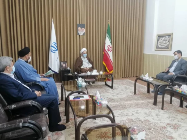 دیدارر سرپرست مدیریت امورپردیس های گیلان با نماینده ولی فقیه وامام جمعه شهرستان رشت 4