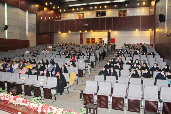 مراسم تجلیل و تبجیل از مدیران، معاونان و معلمان مجری طرح کارورزی 13