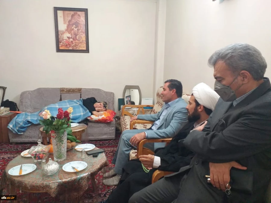 دیدار هیات رئیسه با خانواده های معلمان شهید 3