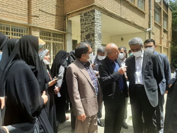 نقطه مشترک همه ی اعضای حاضر، رفع مشکلات پردیس های استان است
 7