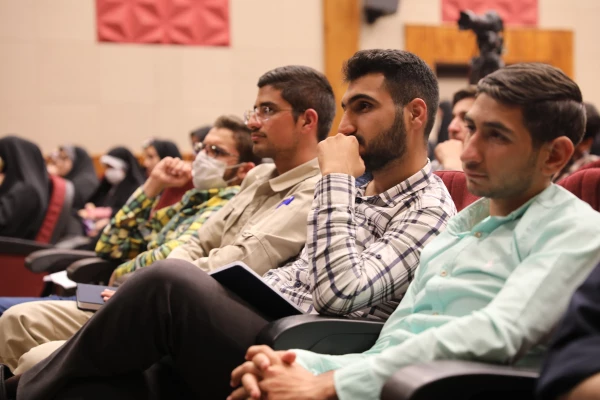 نقش آفرینی دانشجو معلمان راوی به عنوان افسران جهاد تبیین و اقناع 5