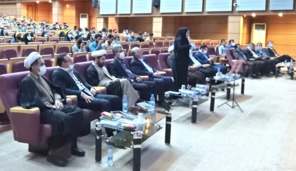 
رفتار واخلاق شهید سلیمانی برای مادرس است ،اخلاص وانجام کار برای رضای خدا از ویژگیهای بارز ایشان بود 2