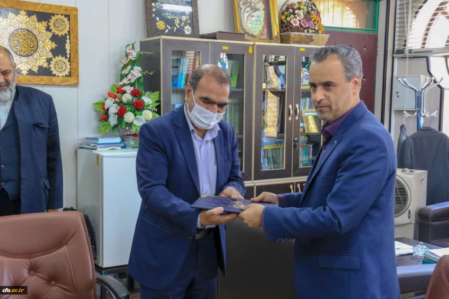 ارائه اسناد علمی همایش ملی تعلیم و تربیت مهدوی به سازمان پژوهش و تالیف کتب درسی
 5