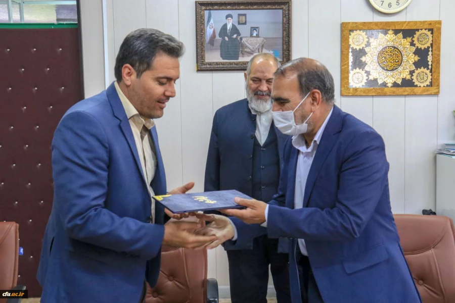 ارائه اسناد علمی همایش ملی تعلیم و تربیت مهدوی به سازمان پژوهش و تالیف کتب درسی
 6