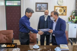 ارائه اسناد علمی همایش ملی تعلیم و تربیت مهدوی به سازمان پژوهش و تالیف کتب درسی
 8