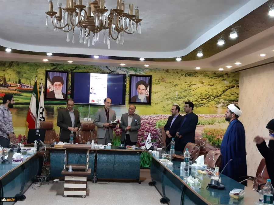 نشست صمیمی مدیرکل آموزش و پرورش استان اصفهان با تشکل های دانشجویی دانشگاه فرهنگیان استان اصفهان 5