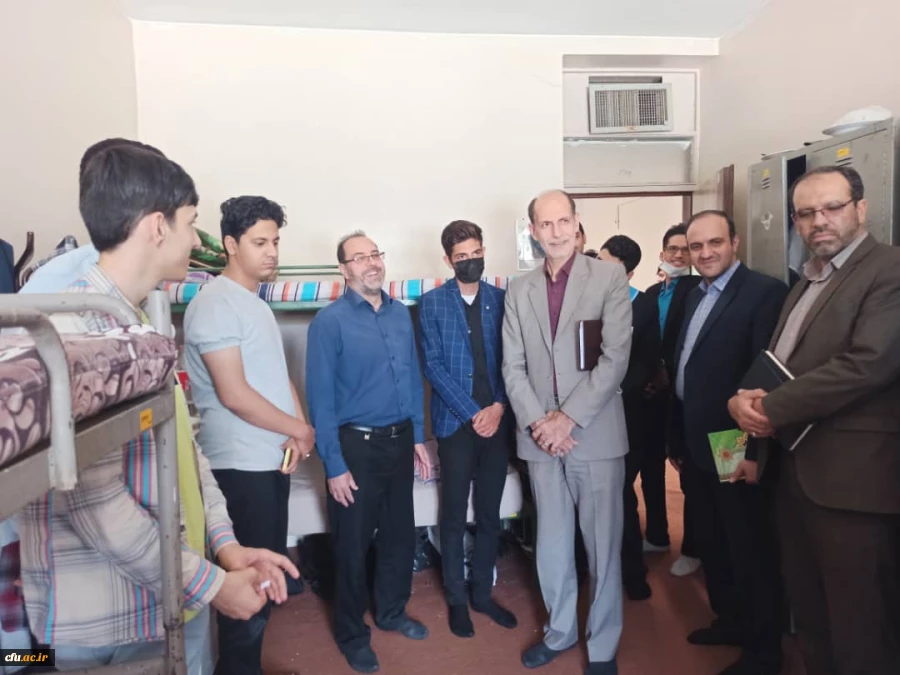 نشست صمیمی مدیرکل آموزش و پرورش استان اصفهان با تشکل های دانشجویی دانشگاه فرهنگیان استان اصفهان 9