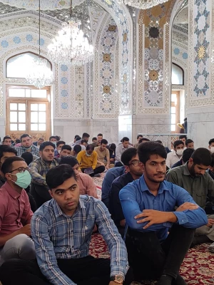 خدا ظرفیت خلیفه اللهی را در وجود انسان قرار داده است
 3