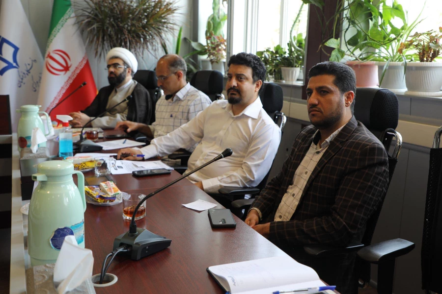 تبیین گری و مواجهه پیش گیرانه از ویژگی های معلم آینده است