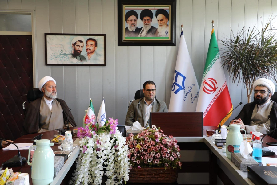 تبیین گری و مواجهه پیش گیرانه از ویژگی های معلم آینده است