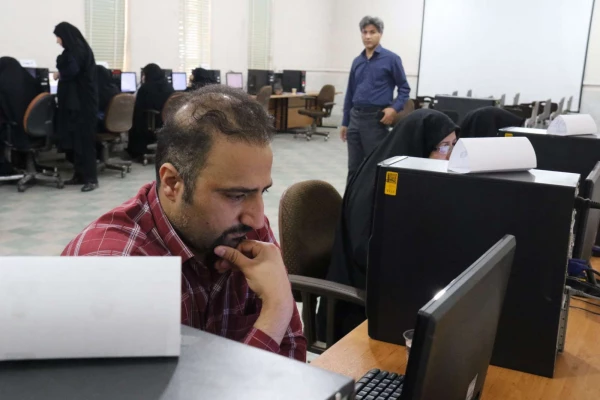 شرکت 272 نفر مهارت آموز در آزمون جامع دانشگاه فرهنگیان یزد
 12