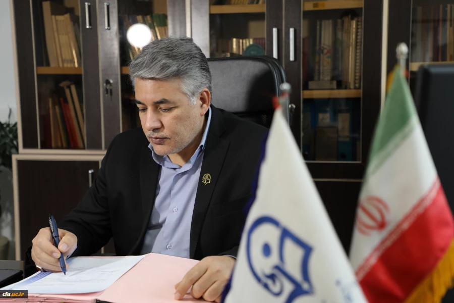 
دانشگاه فرهنگیان حامی جریان آموزش و توسعه حرفه ای مهارت آموزان است.
 2