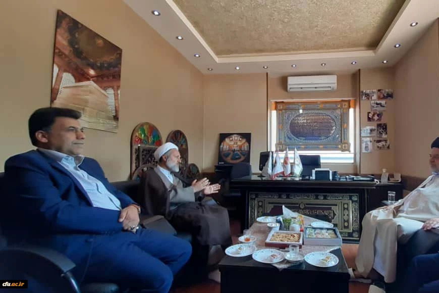 دیدار مسئول نهاد رهبری و معاون فرهنگی دانشگاه فرهنگیان با نماینده آیت الله سیستانی در قم باهدف حمایت از برنامه های اربعین 3