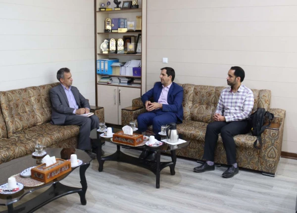 سرپرست دانشگاه فرهنگیان یزد با رئیس بنیاد نخبگان استان دیدار کرد
 2