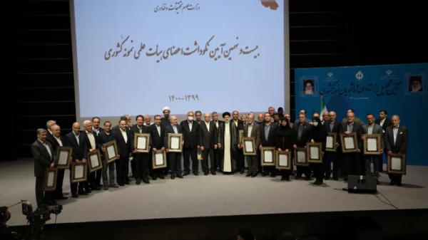 اعضای هیئت علمی و دانشجویان نمونه کشوری معرفی و تجلیل شدند 8