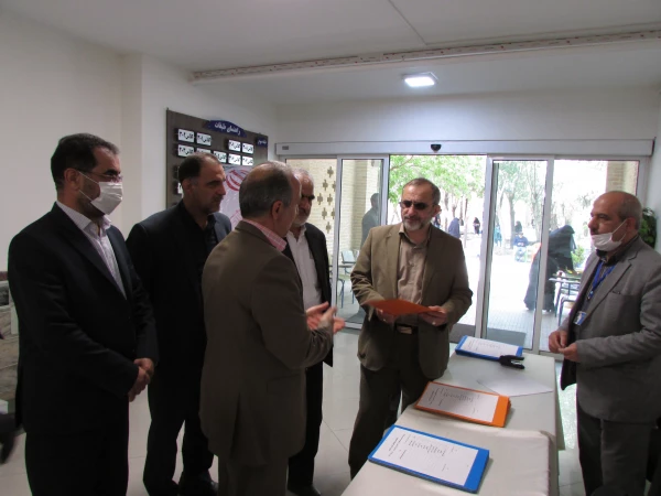 بازدید استاندار از مراحل مصاحبه پذیرفته شدگان ازمون استخدامی آموزش و پرورش
 4