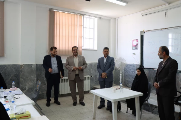 بازدید مدیرکل آموزش پرورش استان قم از فرآیند مصاحبه 3