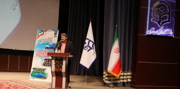 نگاه به آینده و ایده های نوآورانه از ملزومات حرفه معلمی است 2