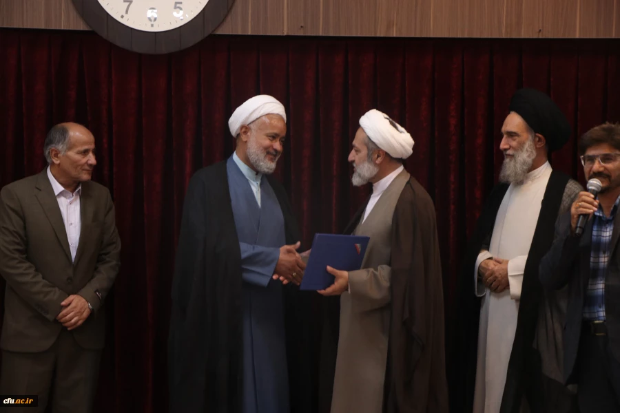 مراسم تکریم و معارفه مسئول دفتر نمایندگی نهاد مقام معظم رهبری در دانشگاه فرهنگیان استان اصفهان 11