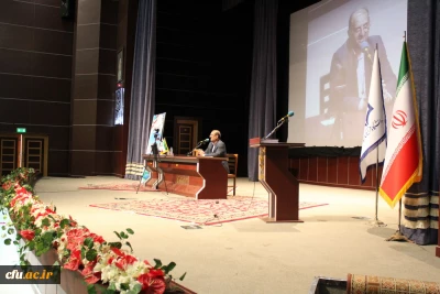 معاون طرح و برنامه و توسعه منابع دانشگاه در استان قزوین:

تاثیرگذاری رفتار مسؤولان دانشگاه بر عملکرد دانشجومعلمان و به دنبال آن تاثیر مضاعف بر عملکرد دانش آموزان غیر قابل انکار است