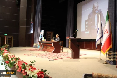 دکتر دلقندی معاون طرح و برنامه و توسعه منابع دانشگاه در دوره بالندگی شورای انضباطی و شورای  موارد خاص :

تاثیرگذاری رفتار مسؤولان دانشگاه بر عملکرد دانشجومعلمان و به دنبال آن تاثیر مضاعف بر عملکرد دانش آموزان غیر قابل انکار است