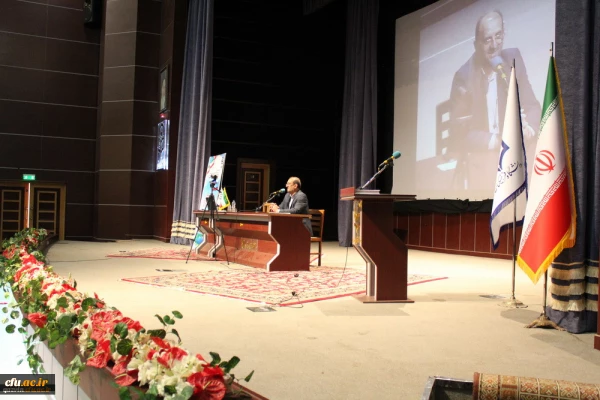 تاثیرگذاری رفتار مسؤولان دانشگاه بر عملکرد دانشجومعلمان و به دنبال آن تاثیر مضاعف بر عملکرد دانش آموزان غیر قابل انکار است 2